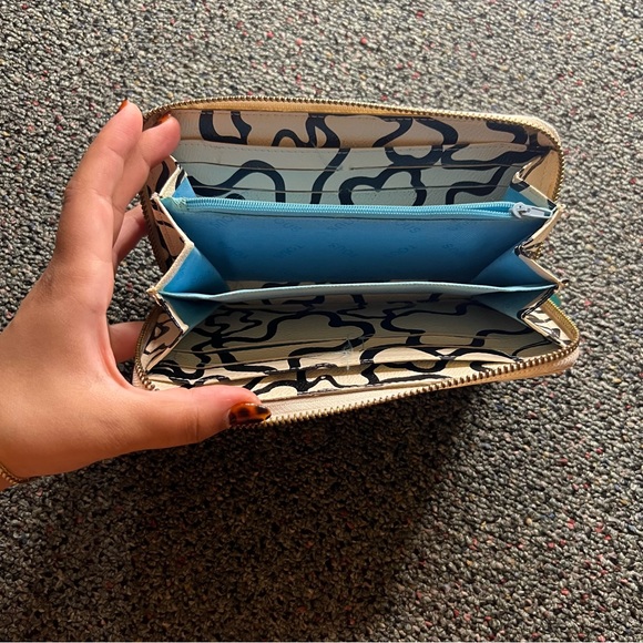 Black & White Cream Swirl Circle Blob Pattern Design Clutch Wallet Accessory - Picture 10 of 16